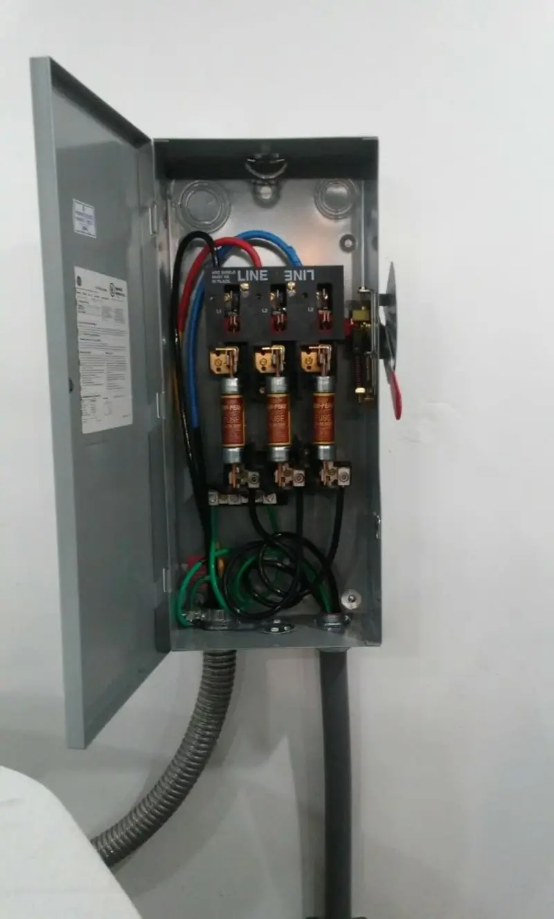Three-phase disconnect switch installed for Smoke Detector Installation in Marshall